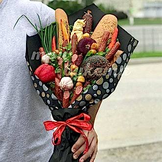 Букет из колбасок и багета