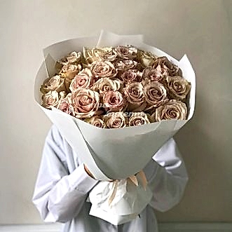 Букет из 25 роз сорта Квиксэнд